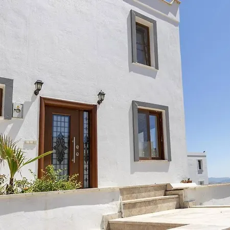 فيلة Duplex With Stunning View Near Camel Beach In